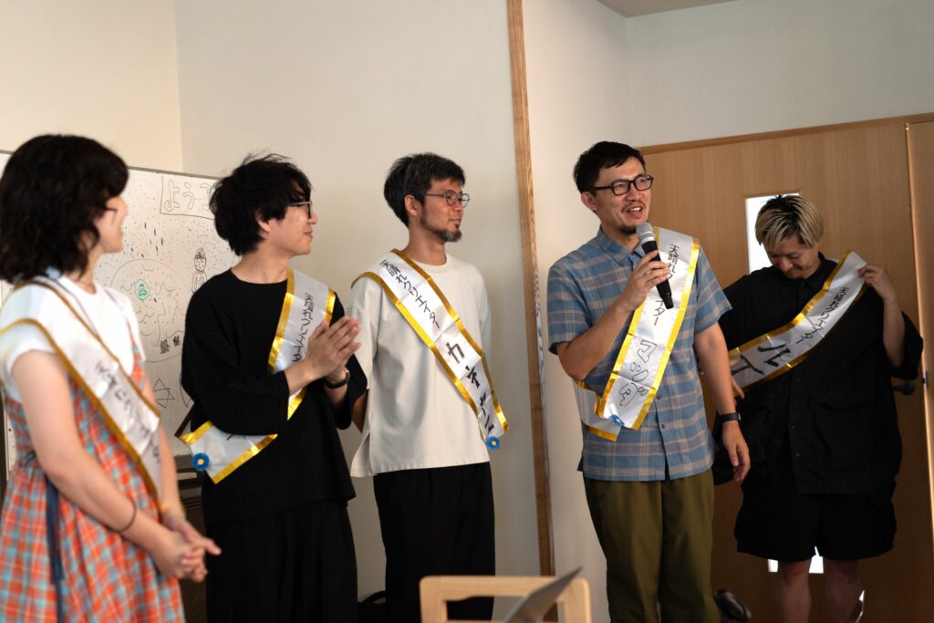 弊社のワガママで”天晴れクリエイター”という襷を付けさせられるカヤックさん